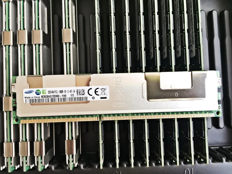 

RAM 647903-B21 647654-081 32G DL560 DL380 DL388 Gen8G8 memory stick