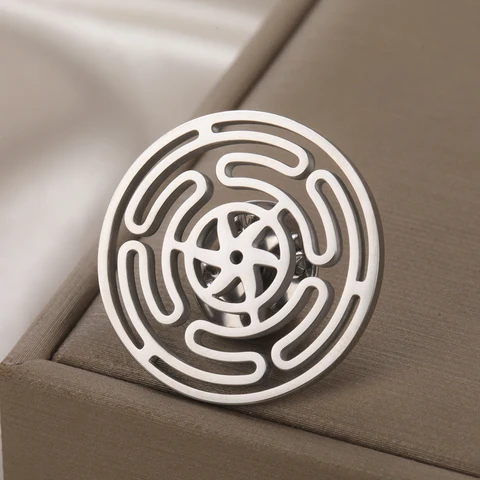 Брошь Dawapara Колесо Хекаты из нержавеющей стали