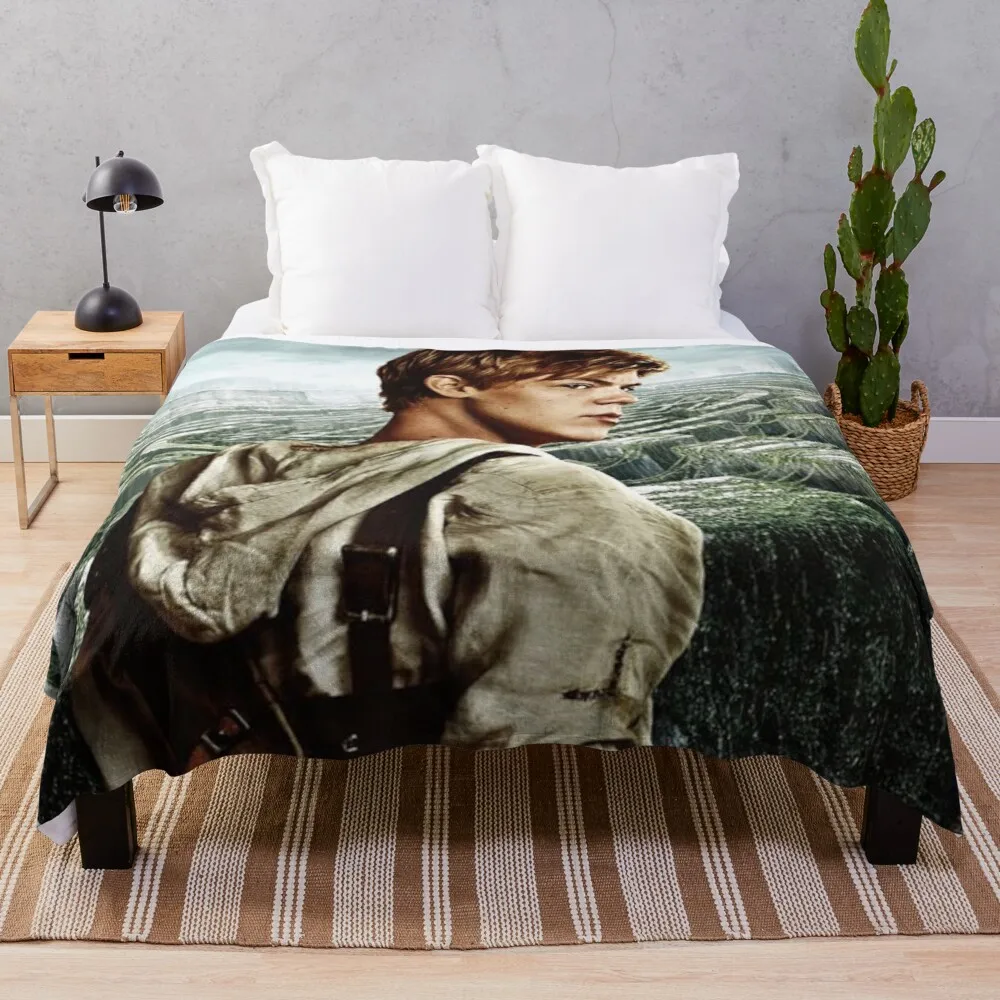 

thomas brodie sangster Throw Blanket Soft Bed Blankets