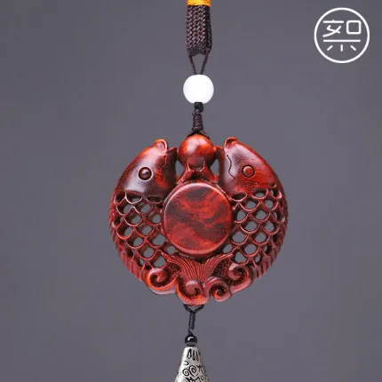 

Exquisite lobular rosewood annual fish tassel pendant