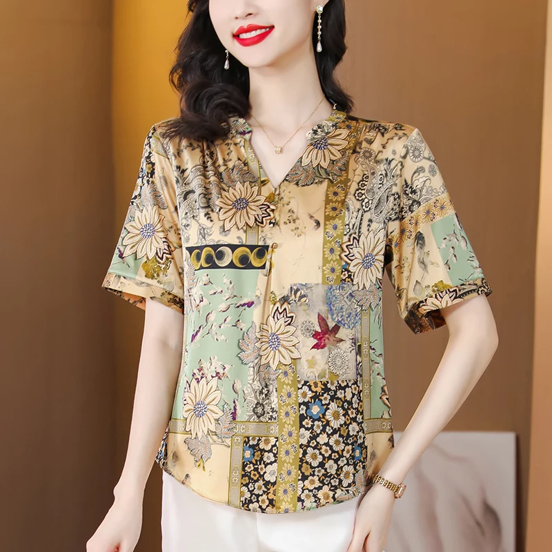 

2023 Summer Fashionable Printed Short Sleeve Silk Top Fashion V-Neck Middle and Old Age Women's Bohemian Loose and Slim T-shirt
