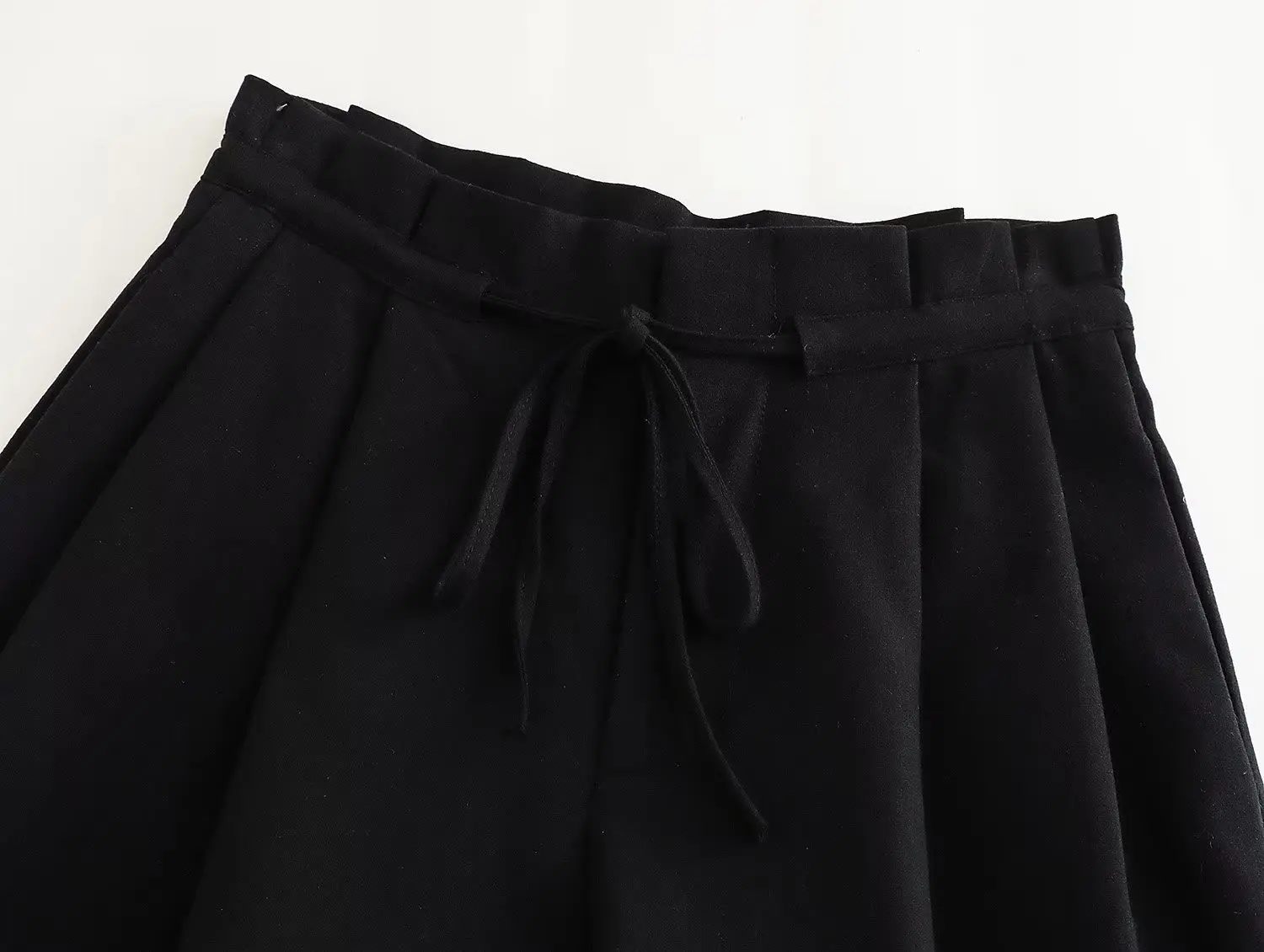 Withered Fashion Casual Commuting High Waist Pleated Solid Color Short Summer Bermuda Women