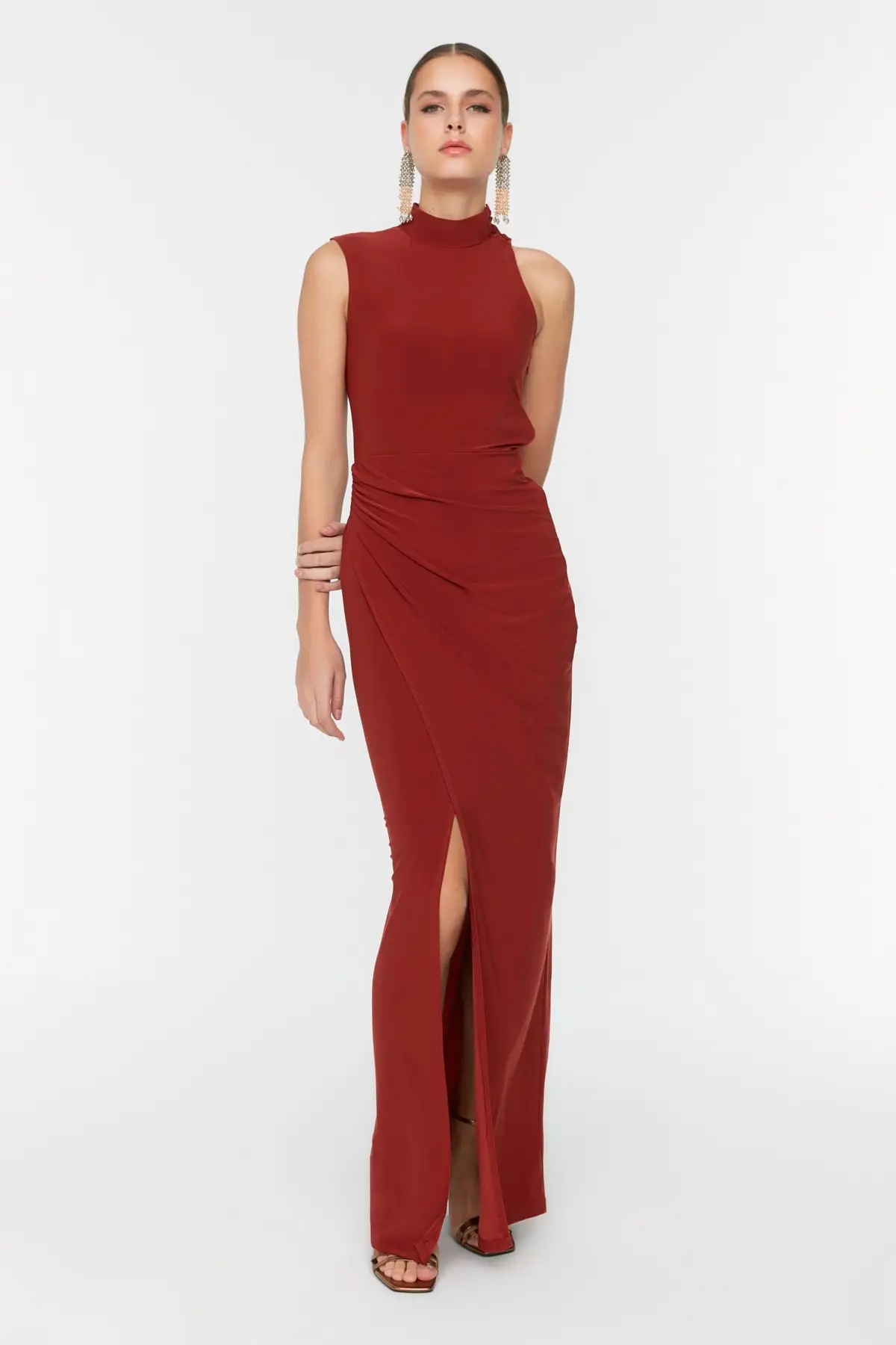 

Detailed Evening & Prom Gown TPRSS22AE0148