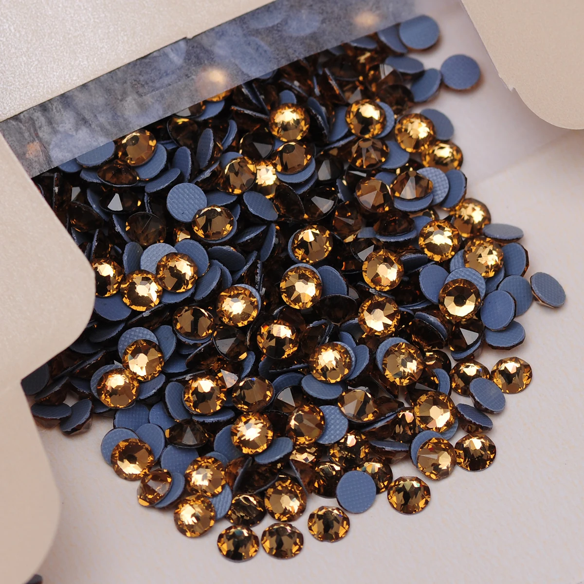 Light Colordo Topaz Xirius 16 граней стеклянные стразы с горячей фиксацией кристаллы плоской