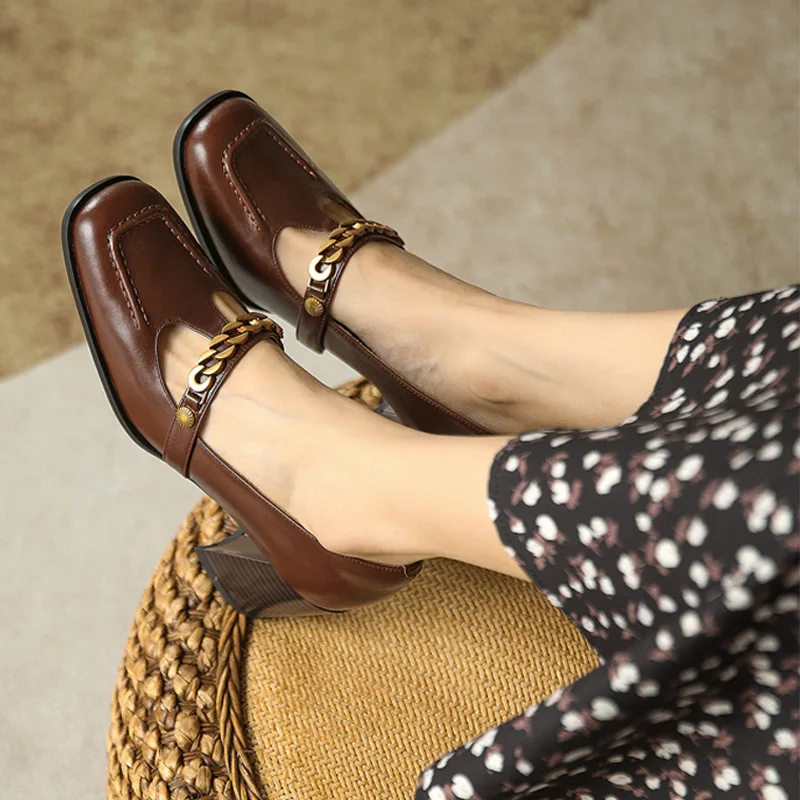 

Small High-heeled Single Shoes Thick Heel Retro Thong Shoes 2022 Spring and Autumn New Chain Shallow Mouth Square Toe Shoes
