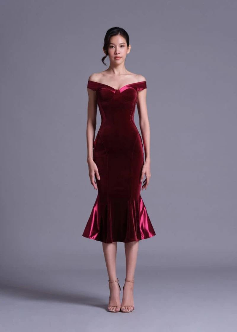 Женское вельветовое платье с юбкой годе красное винное вечернее открытыми