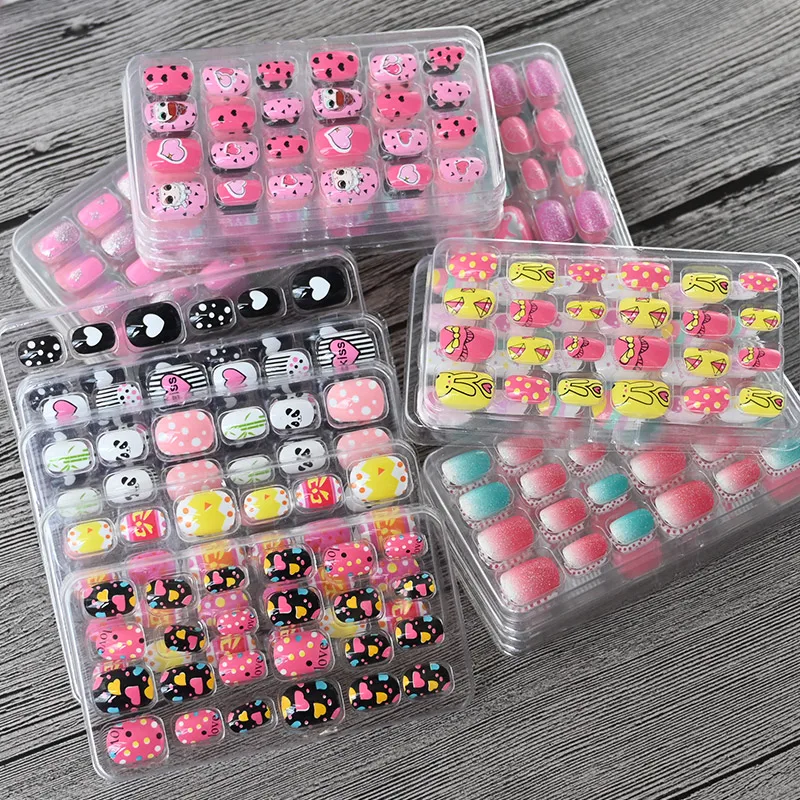 24pcs/box Kids False Nails Press On Cartoon Full Cover Self Adhesive Nail Manicure Tips Candy Color Fake Nails DIY for Children