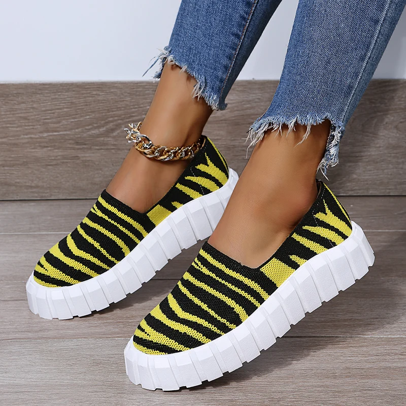 

Spring New Women Sneakers Breathe Freely Fly Weave Casual Shoes with Thick Soles Plus Size Women Shoes 43 Designer Shoes