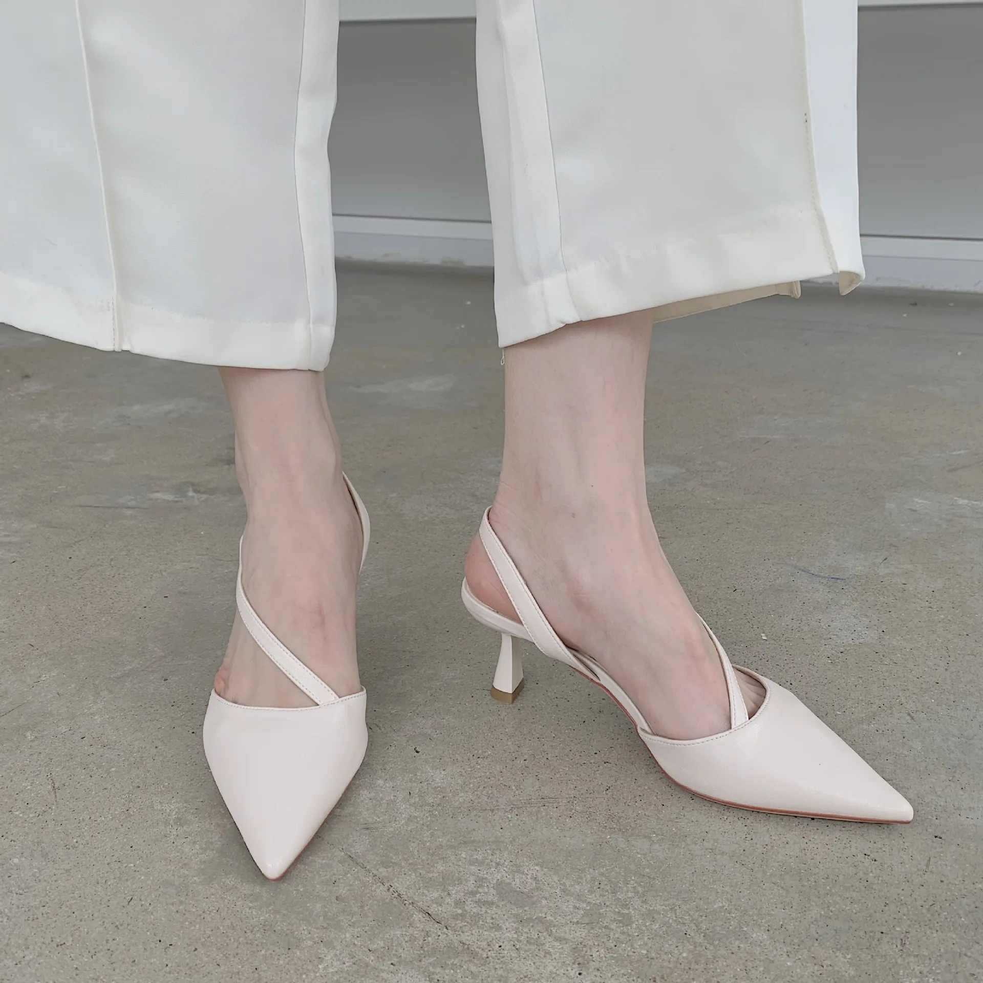 

2022 goddess Fan Ou beauty shoes fashion stiletto temperament single shoes pointed toe female stiletto