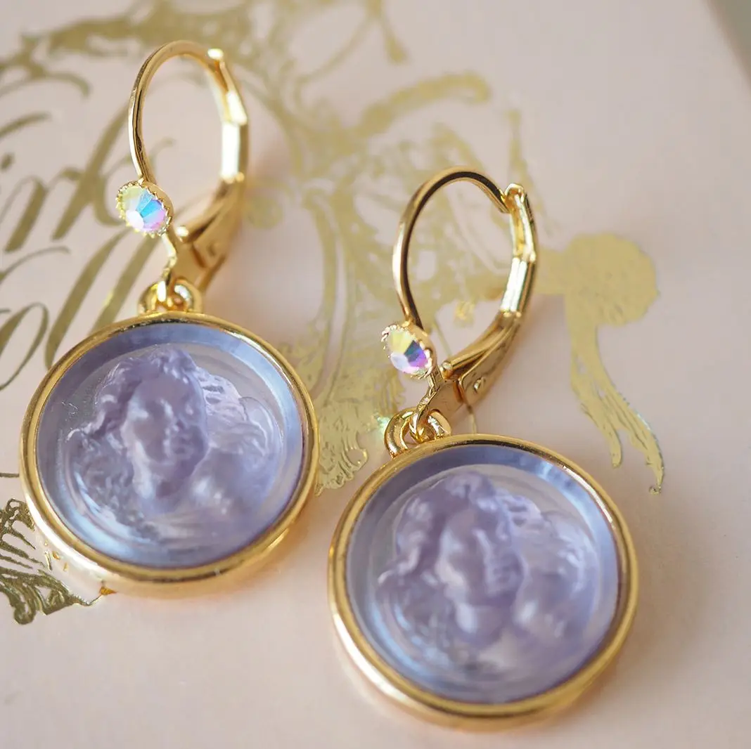 

Винтажные серьги в стиле ретро