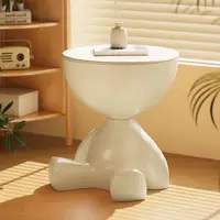 Пластиковый журнальный столик кремовый