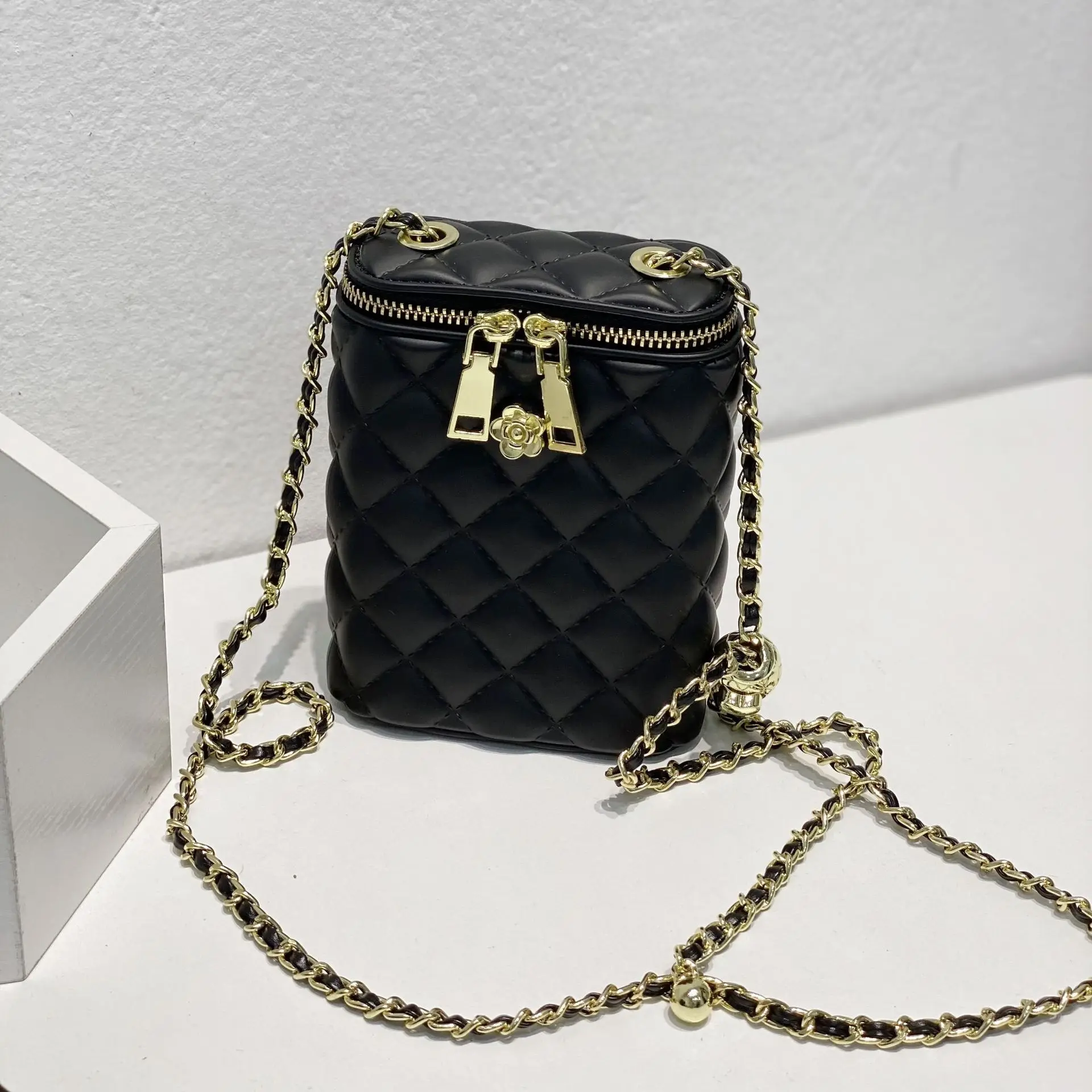 

Women's Messenger Bag Fashion Rhombic Chain Small Golden Ball Portable Shoulder Bag Female Small Square Bags