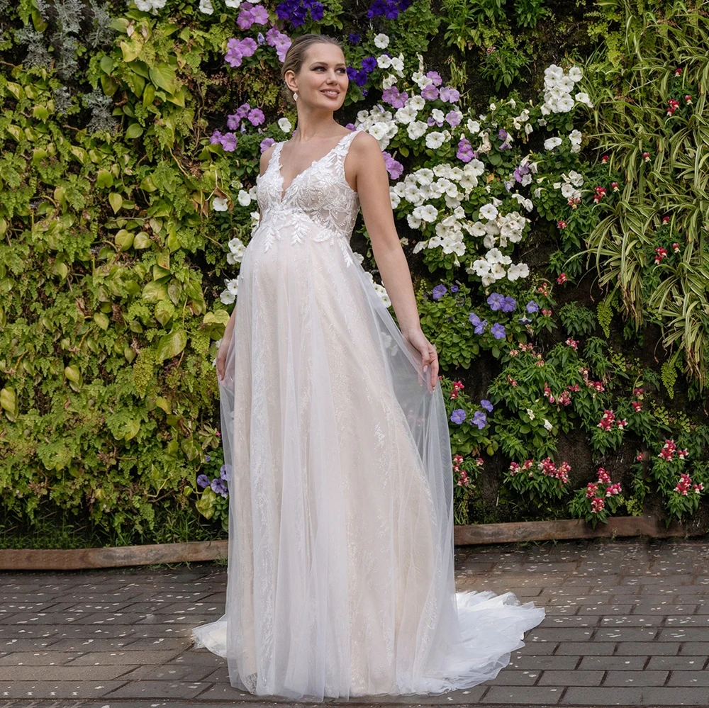 

Chic V-neck Empire Waist Wedding Gowns Lace-up Back Maternity Bride Dress White Garden Lace Bridal Gown for Pregnant Women 2023