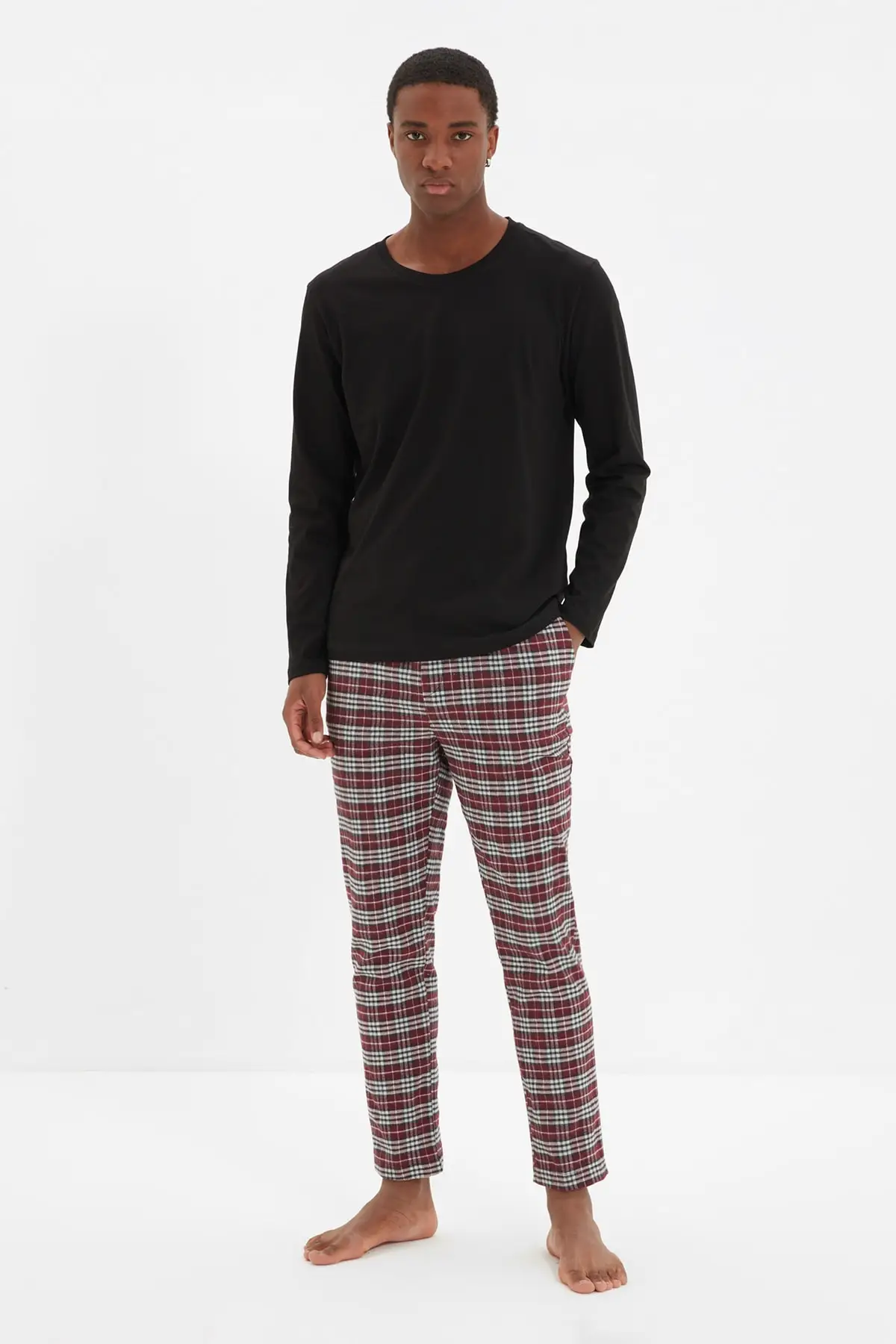 

Trendyol Male Regular Fit Plaid Cycling Neck Pajamas set TMNAW22PT1233