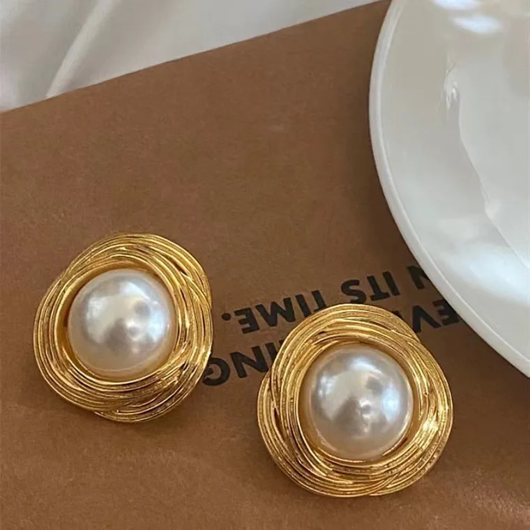 Medieval French Irregular Texture Pearl Earings Personality Atmosphere Earrings Hong Kong Trend