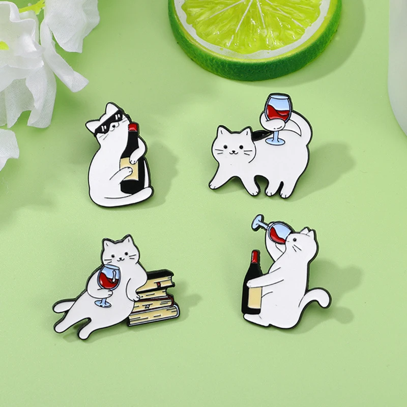 Эмалированная брошь с рисунком в ассортименте