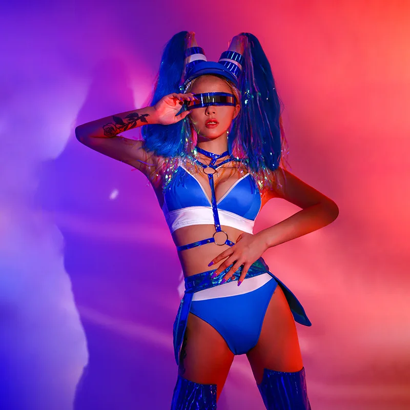 Қара әйелмен эротикалық массаж салоны Жыныстық қатынас кезінде мен оны екінші рет көтеруге қиналдым, бірақ бірінші рет жақсы болды.