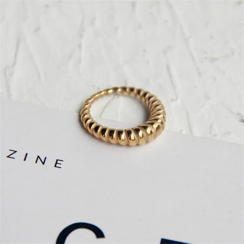 2022 New Arrivals Irregular Twist Croissant Ring 18 K Gold Plated Titanium Steel Woman Geometry Rings Jewelry Drop Shipping |