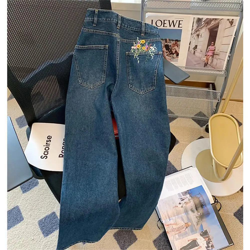 Ladies 2022 Spring/Summer New Hot Sale Retro Blue Washed Pocket Flower Embroidery Straight Jeans Foreign Trade Wholesale