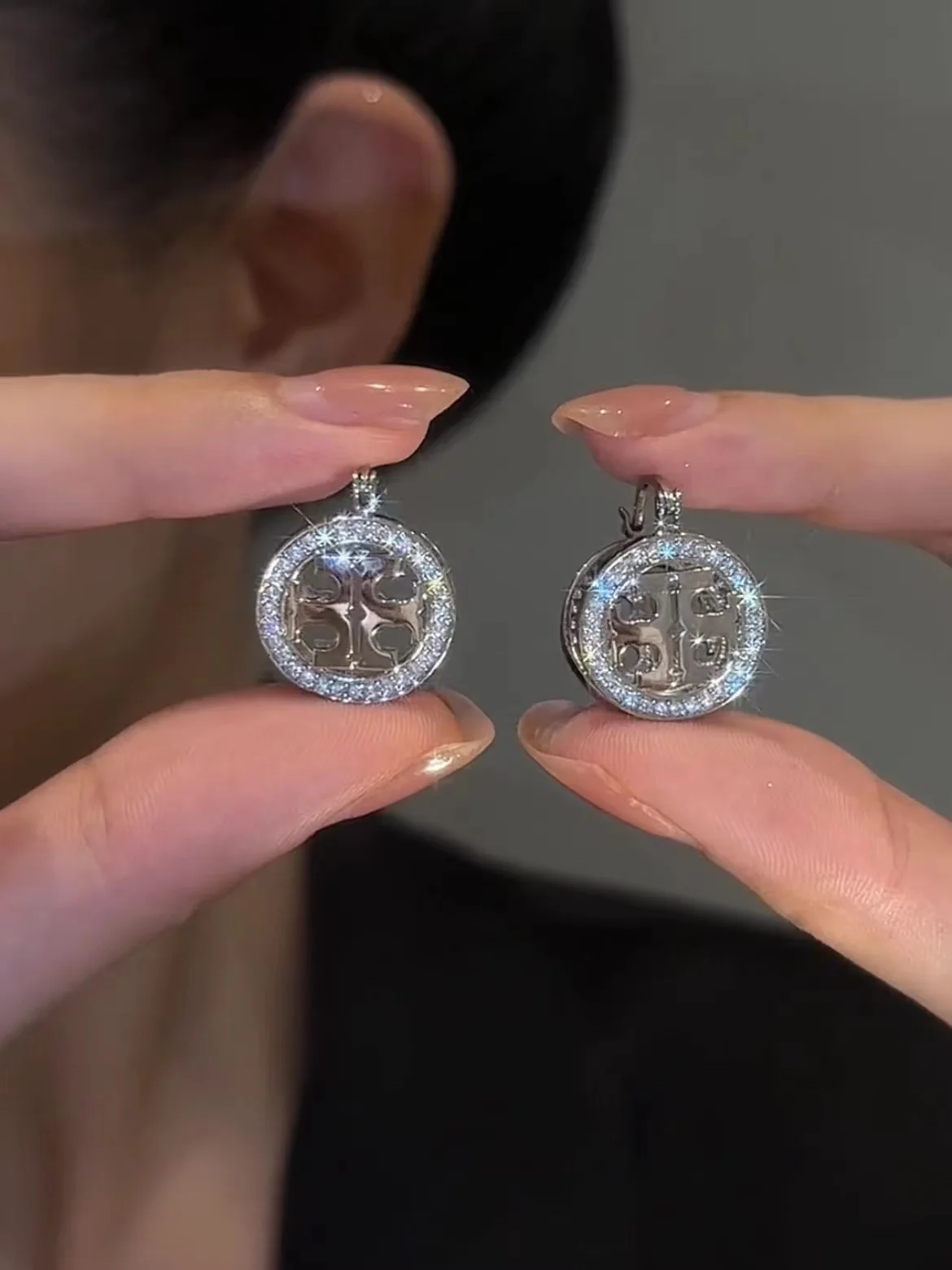 Новинка 2023 модные изысканные простые металлические серьги-шарики женские