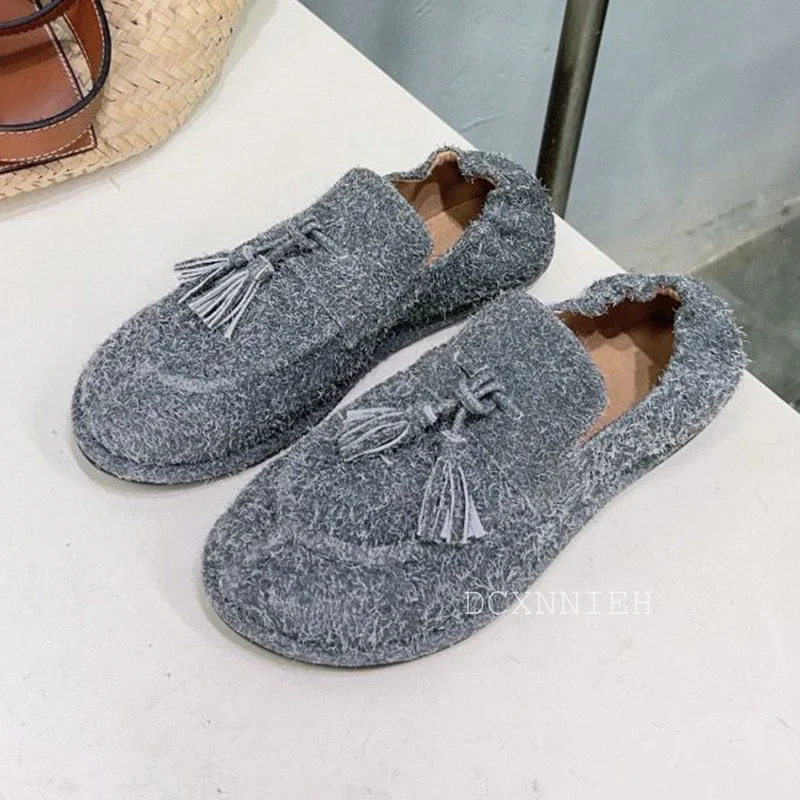 Демисезонные туфли на плоской подошве с мехом женские глубоким носком и