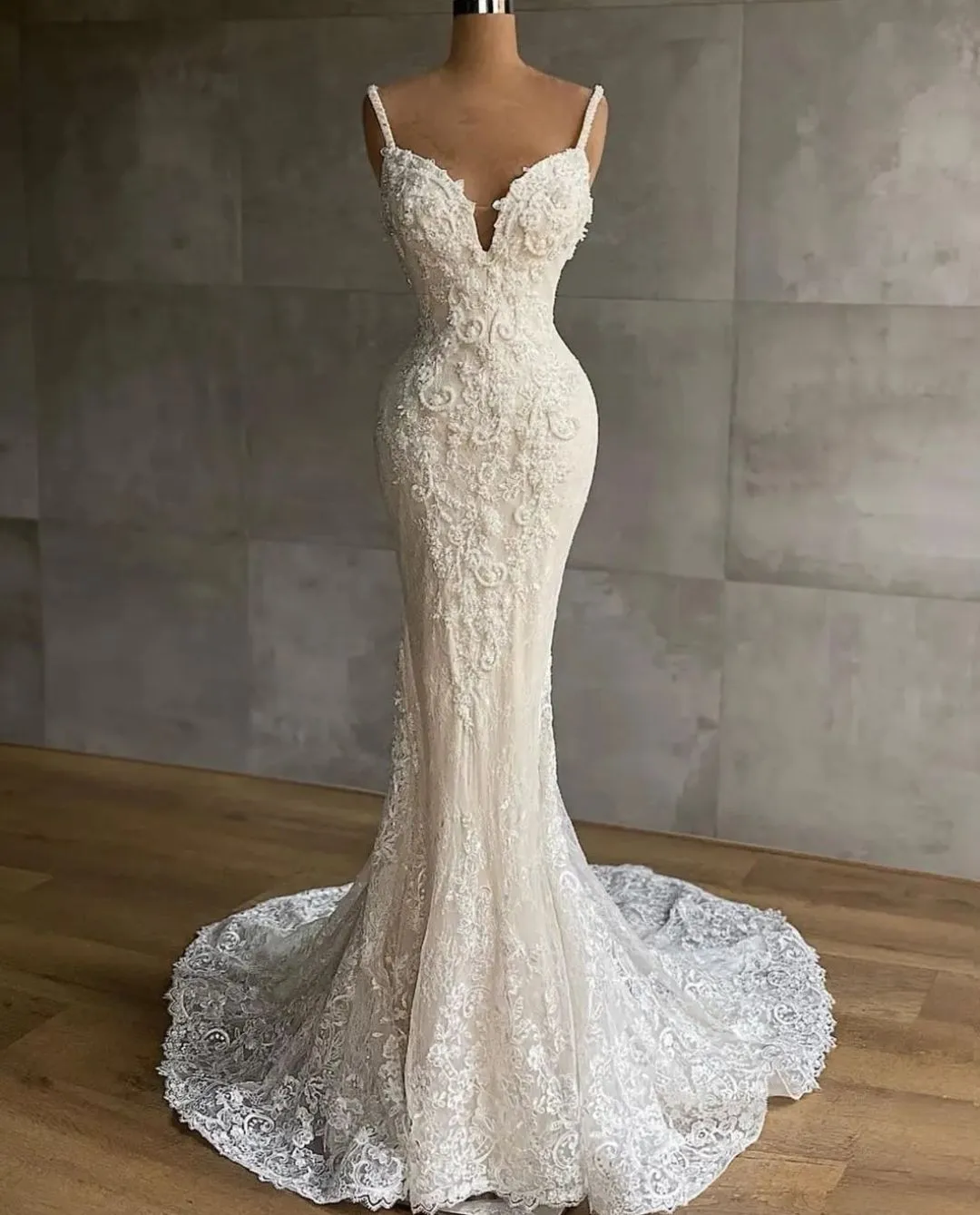 

Elegant Prom Dress Spaghetti Straps Sleeves 3D Lace Appliques V Neck Mermaid Plus Size Evening Dresses Gowns Fashion Custom Made