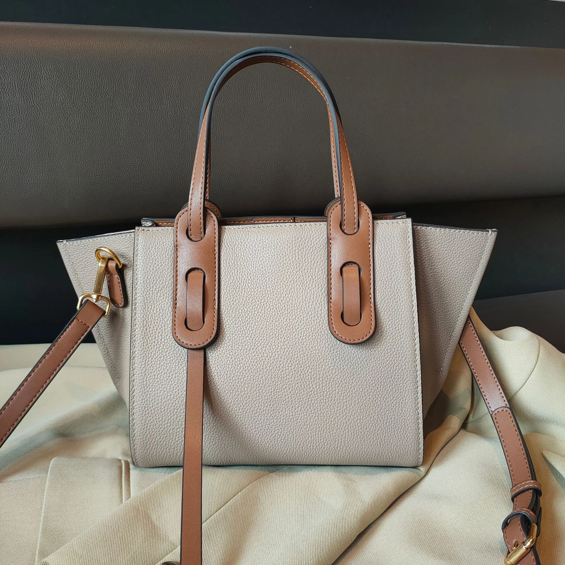 

2021 Autumn And Winter New Fashionable Shoulder Messenger Bag Tote