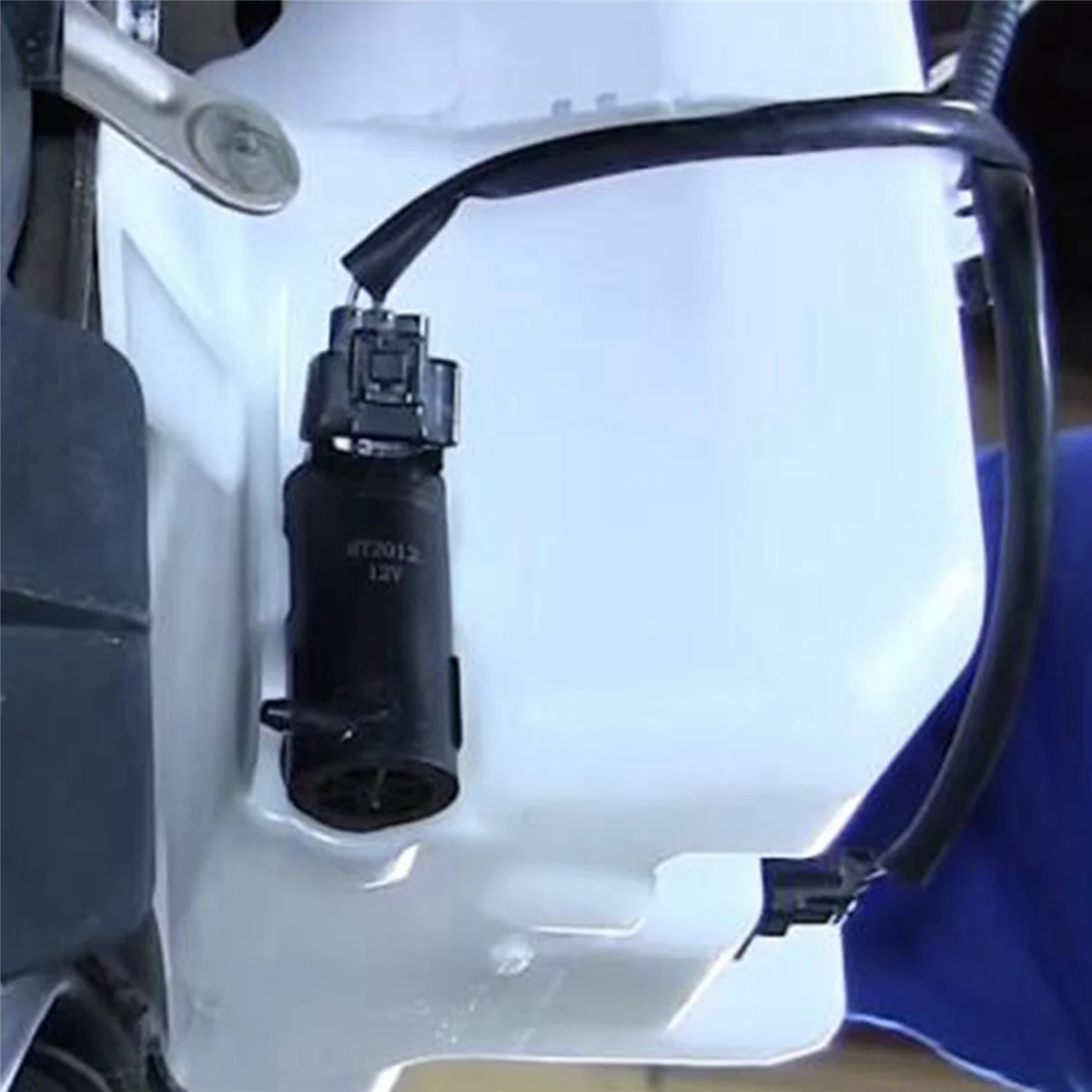

2X Windshield Washer Pump for Toyota Corolla Camry RAV4 Matrix Prius Headlight Car 85330-33020 85330-AA010 85330-12340