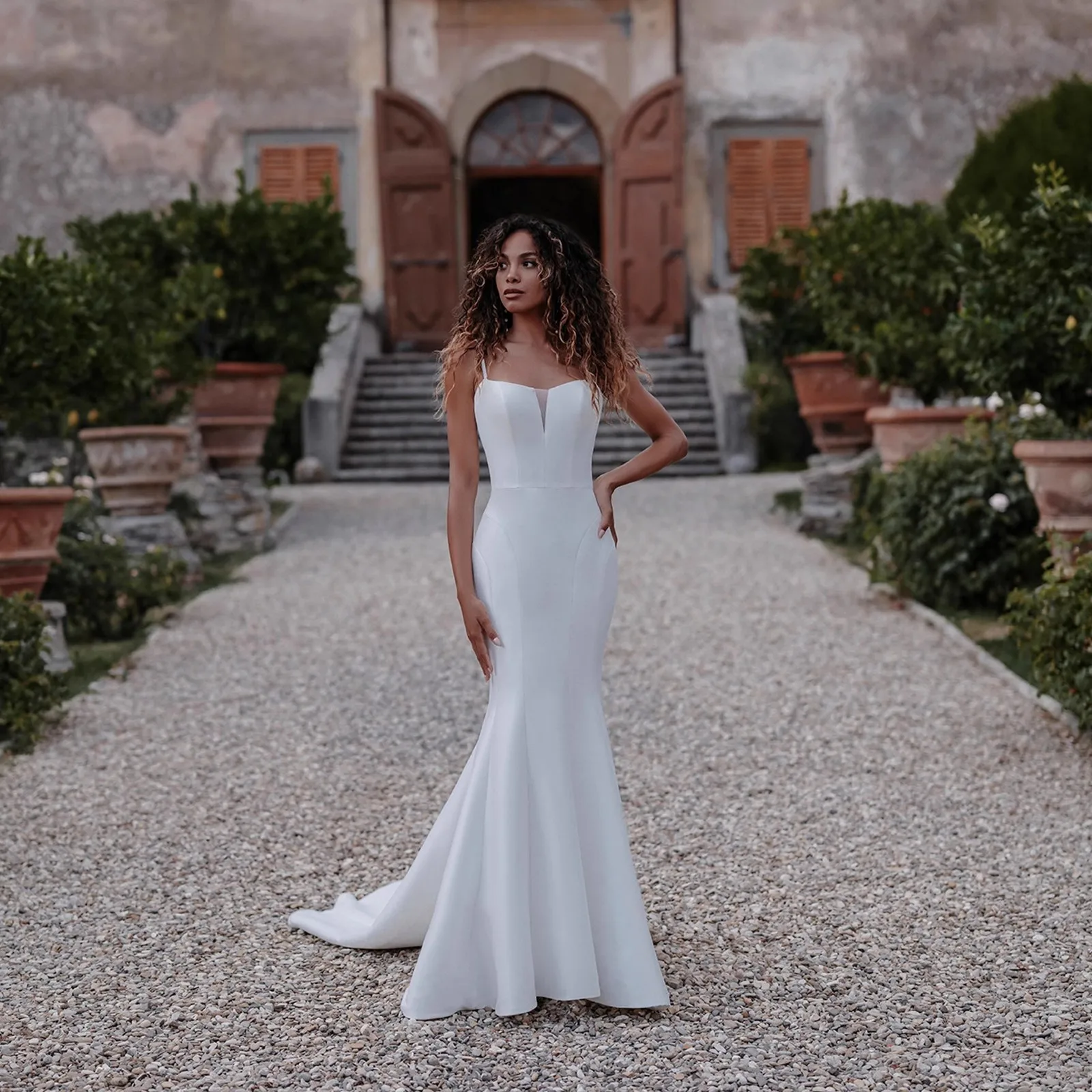 

Wedding Dresses halter Vestido De Noiva Elegant satin mermaid Bridal Gown off the shoulder sweetheart ball gown button