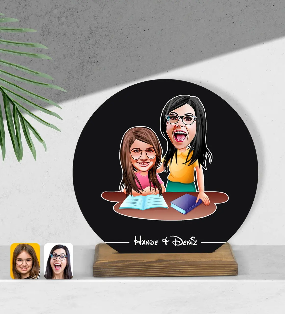 

Personalized mother girl cartoon round wooden Biblo-1