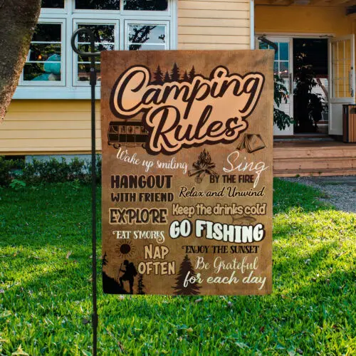 Правила кемпинга Пробуждение Улыбаться Ханут с садовым флагом друзей