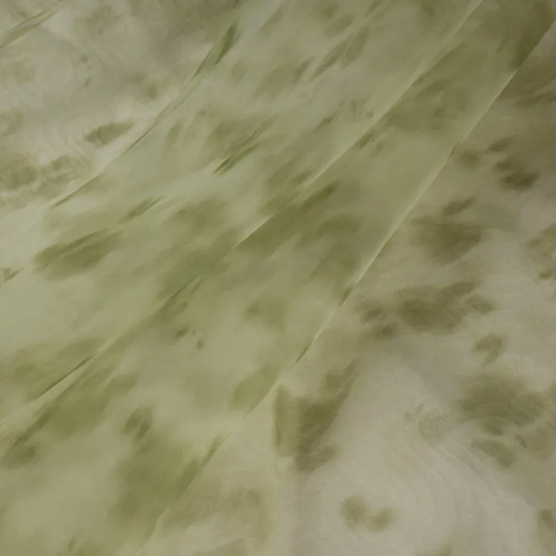 Шифоновая ткань для летнего платья ветровая трава зеленый цвет пятнистый принт