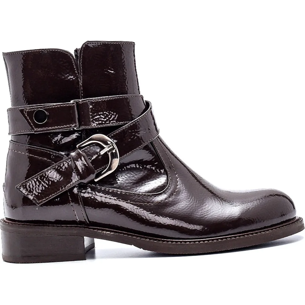 

Dorlie Women Buckle Detail Boat