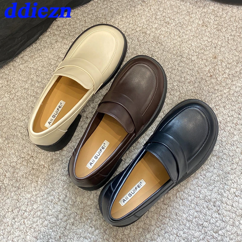 

Женские туфли-оксфорды на плоской подошве, с круглым носком