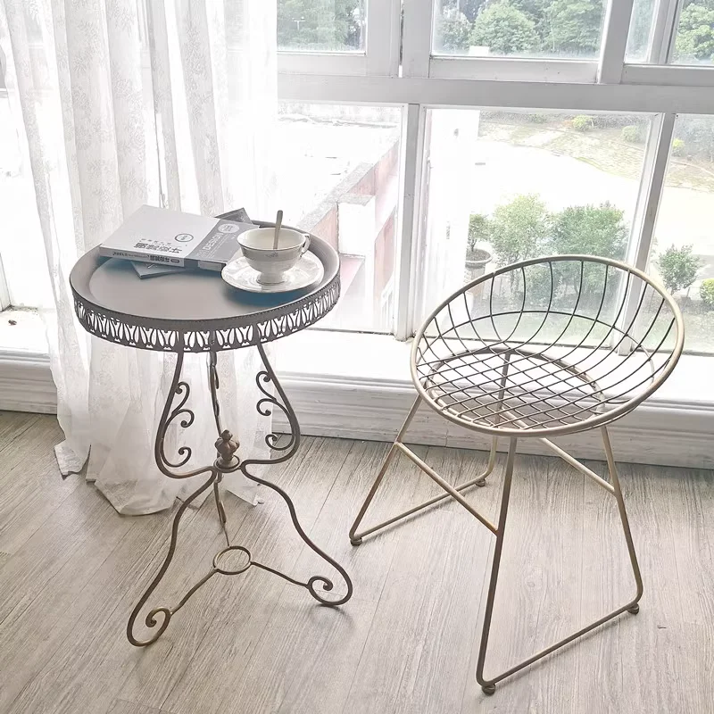 Круглый металлический античный диван-кровать боковой чайный журнальный столик