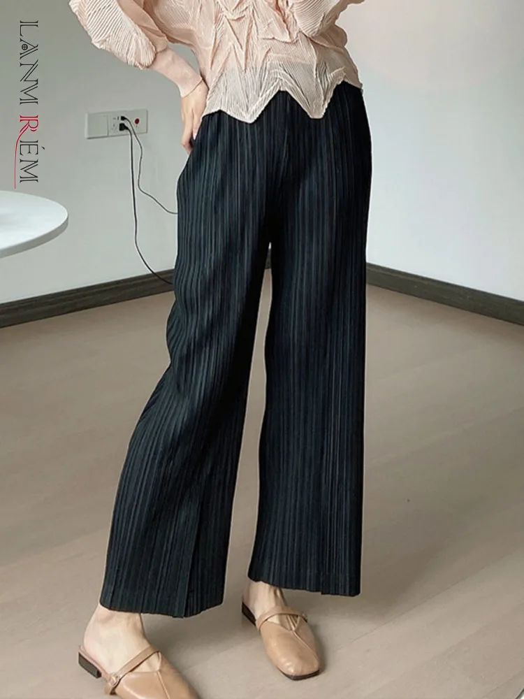 

LANMREM 2022 New Autumn Pants for Women Elastic Waist Black Color Pleated Loose Straight Trousers Female Fashion 2J935