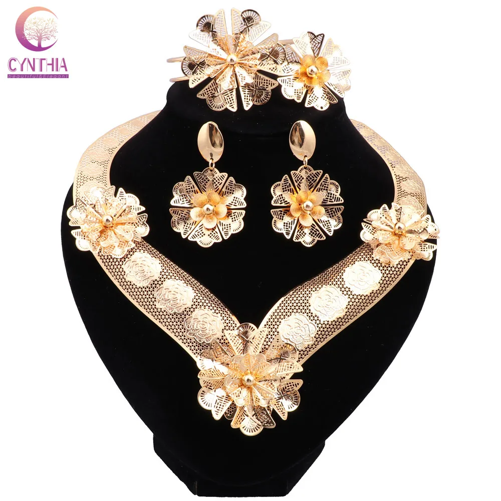 Ювелирный Комплект из колье и серёг с кристаллами