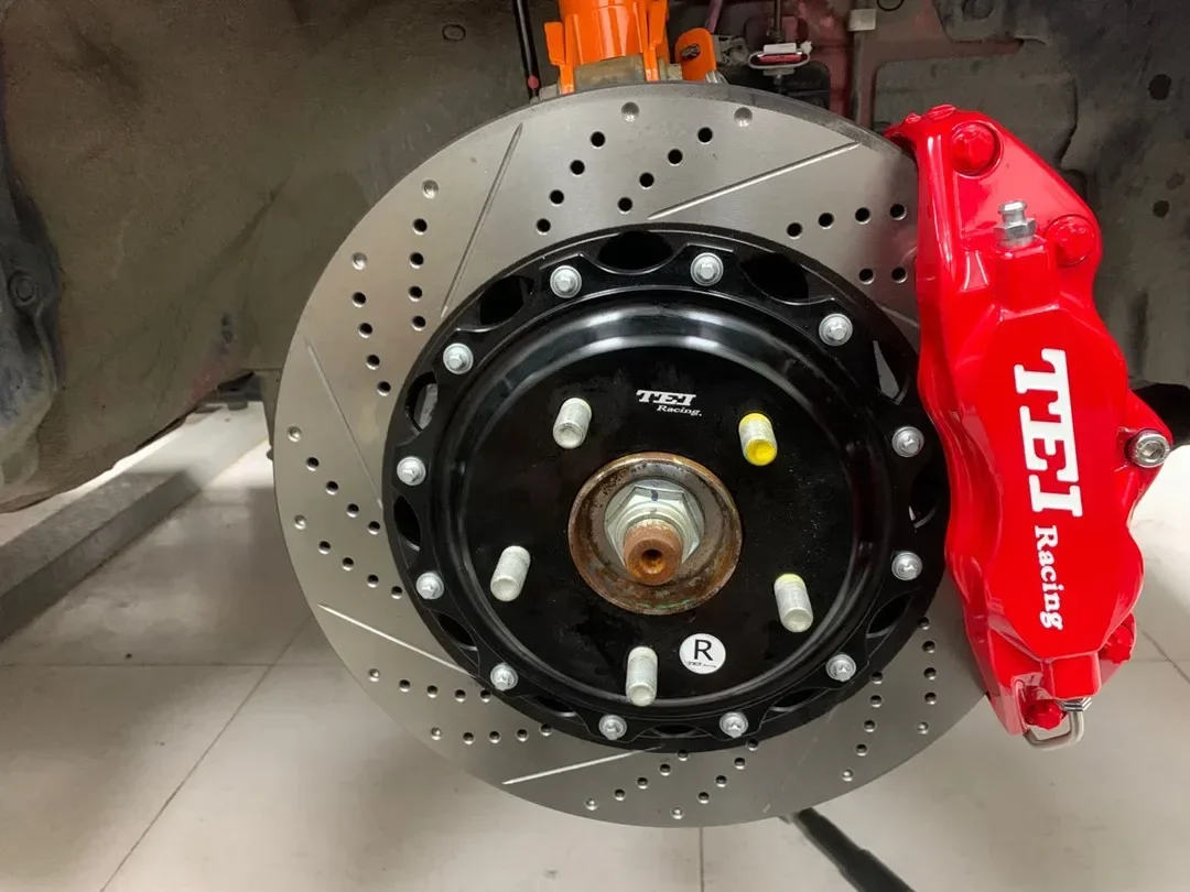 Комплект большого тормоза 4-поршневой тормозной суппорт переднего с 2 ротором 330x28