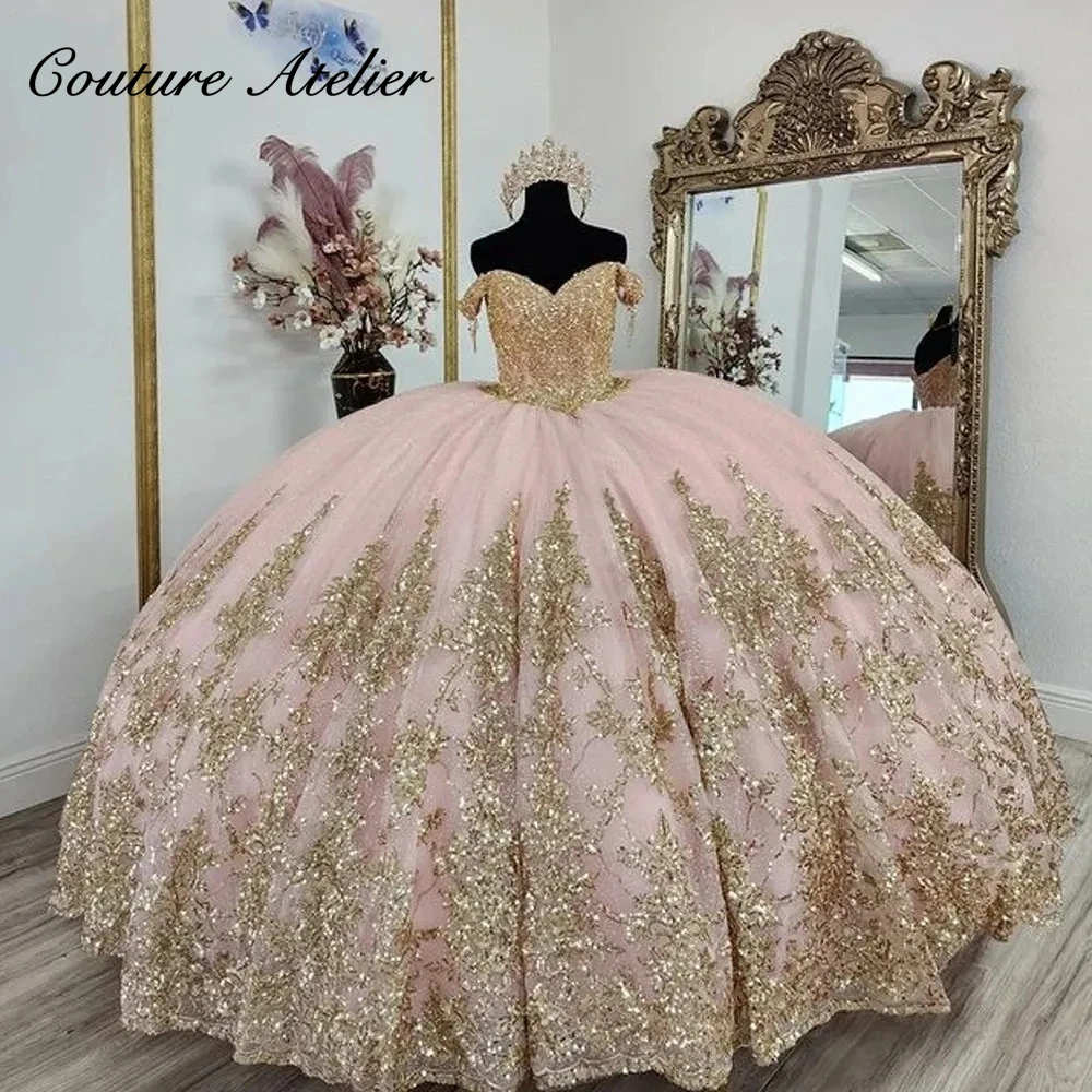 

Sparkly Gold Appliques Light Pink Off The Shoulder Luxury Quinceanera Dress 2023 Ball Gown Charro Mexican Dress vestido de 15