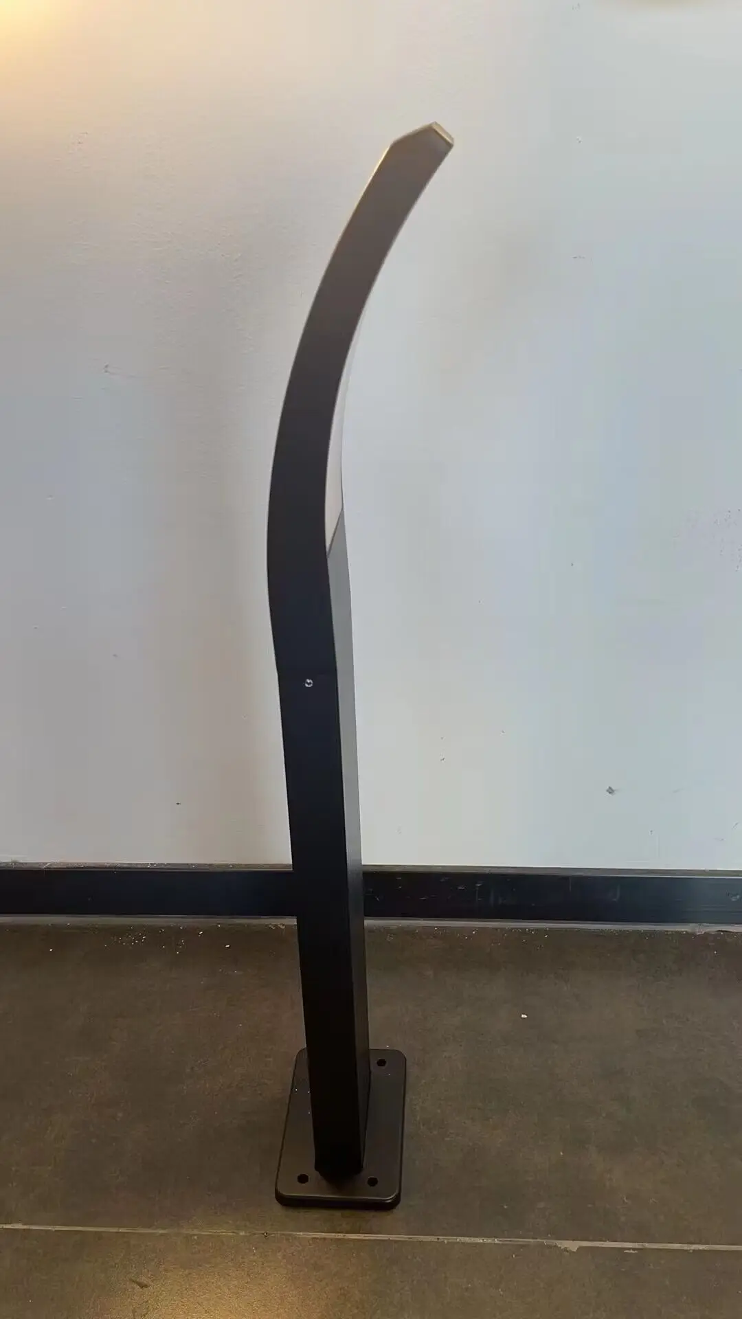 Рисунок 2 - Водонепроницаемый светильник для газона