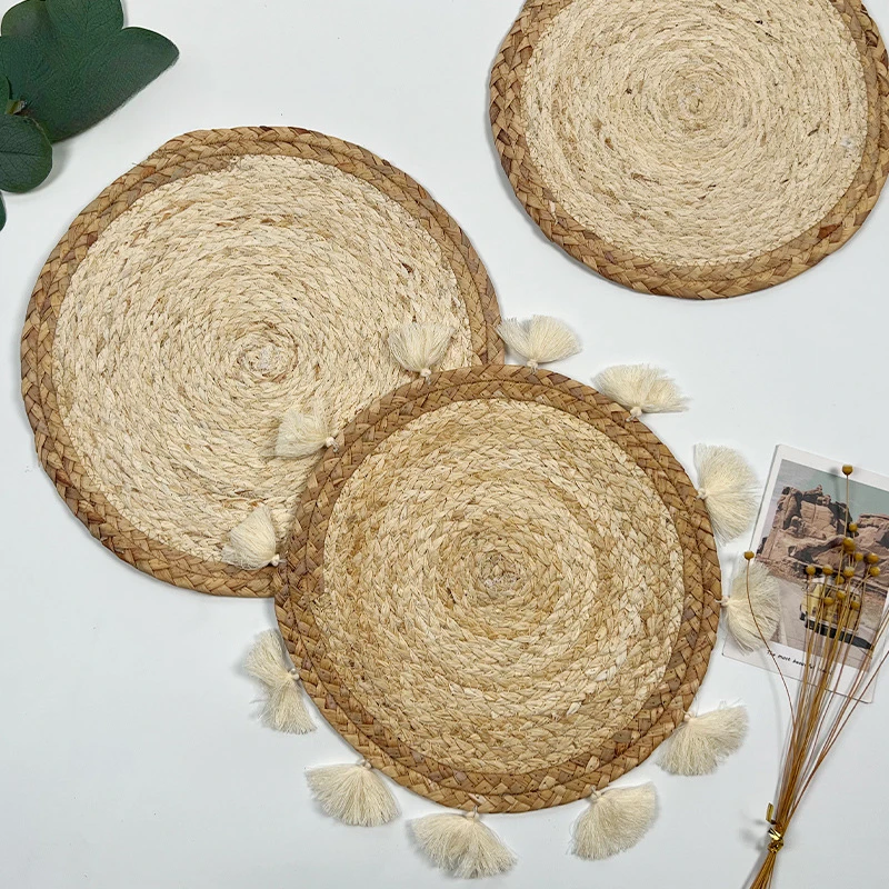 

Round Woven Placemats,Natural Water Hyacinth Straw Braided Tablemats,Rattan Mat Rustic Weave Heat-resistant Dining Tableware Mat