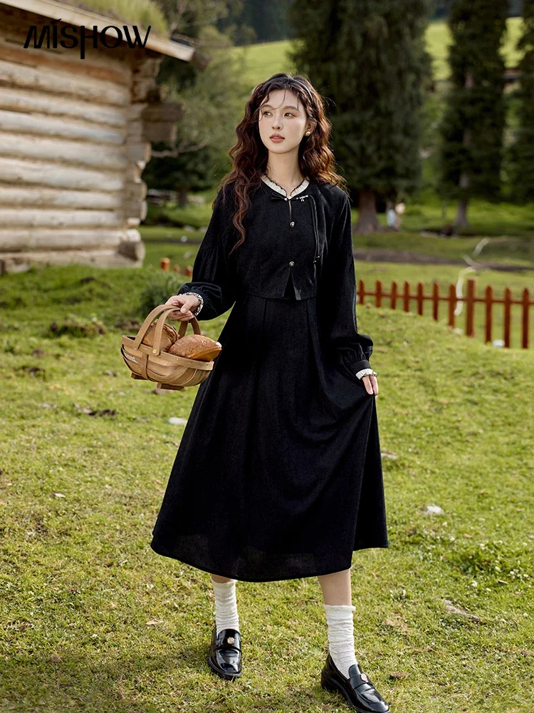 Платье женское вельветовое с рукавами-фонариками и кружевом