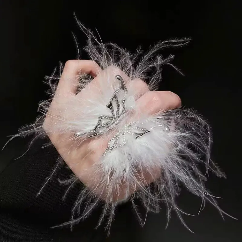 Перьевые кольца в виде бабочки пера Модные металлические с кристаллами плюшевые