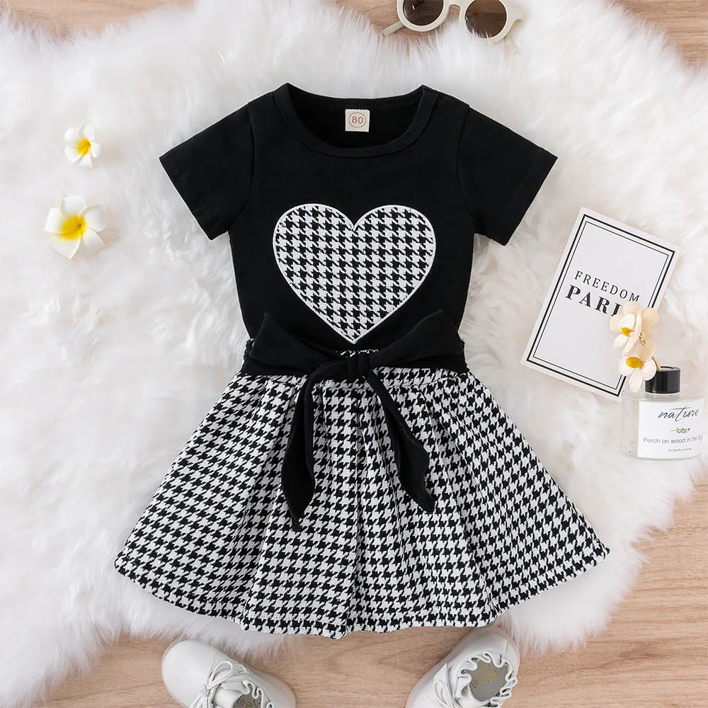 

Новинка, летний комплект одежды для маленьких девочек, черный топ с коротким рукавом для маленьких девочек, футболка, бандаж, искусственный ...