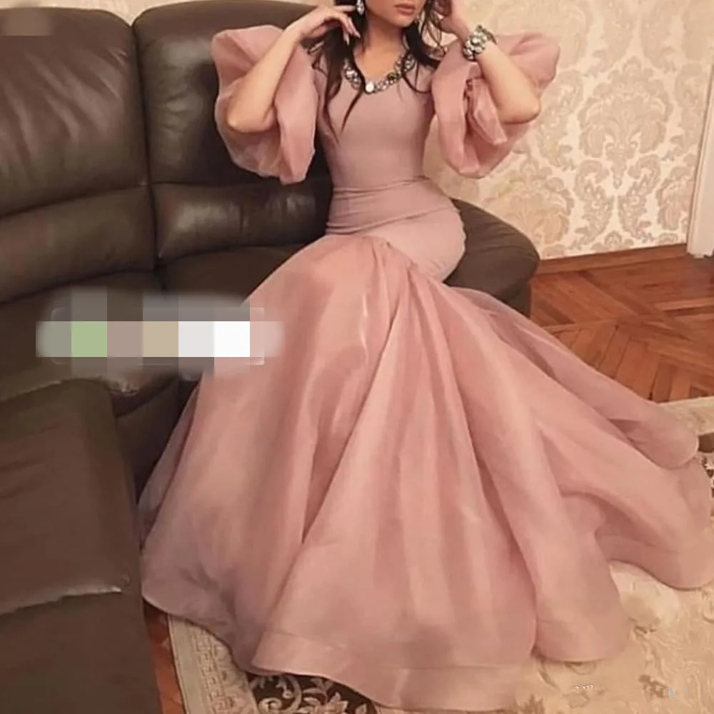 Длинные вечерние платья розового цвета с коротким рукавом и бусинами - купить по