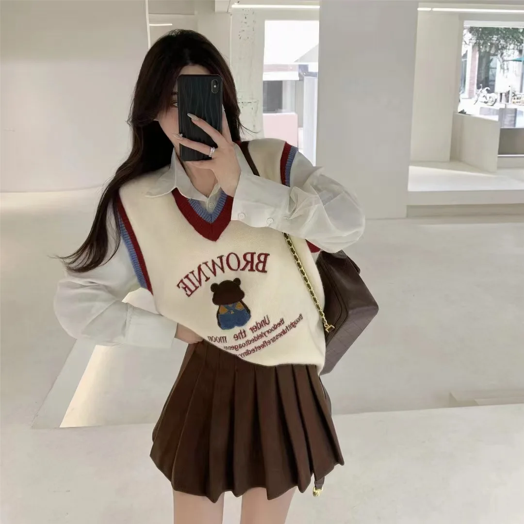 Women's Sweater Y2k Vintage Cartoon Knit Vest Academy Style V-Neck Little Bear Over Cuckshoulder Sweater Vest for Women