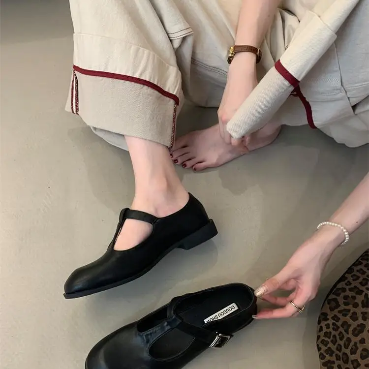 Туфли женские на плоской подошве в британском стиле осенние оксфорды с круглым