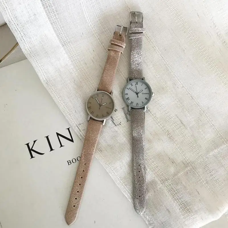 Женские кварцевые часы в ретро-стиле с кожаным ремешком