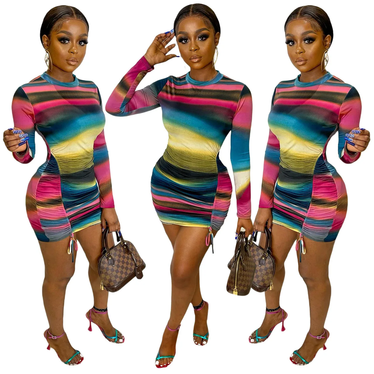 

Женское Короткое платье-мини с разноцветным принтом, длинным рукавом