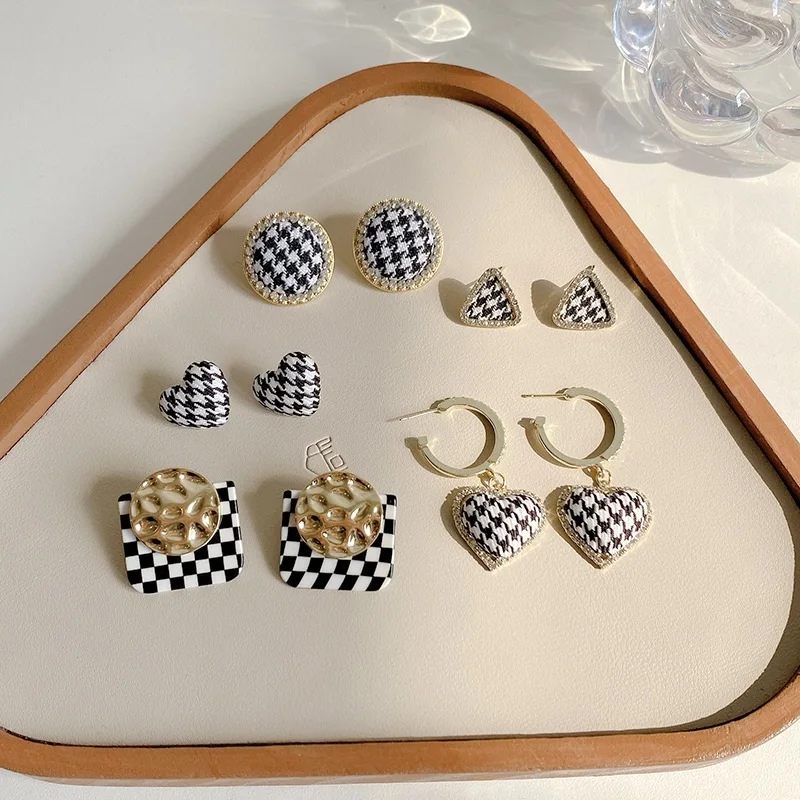 

New S925 Silver Stitch Vintage Black And White Checkerboard Earrings Trend Earrings